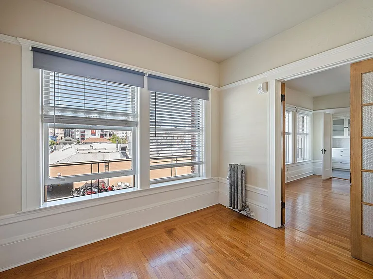 1029 Oak Street — Photo 5