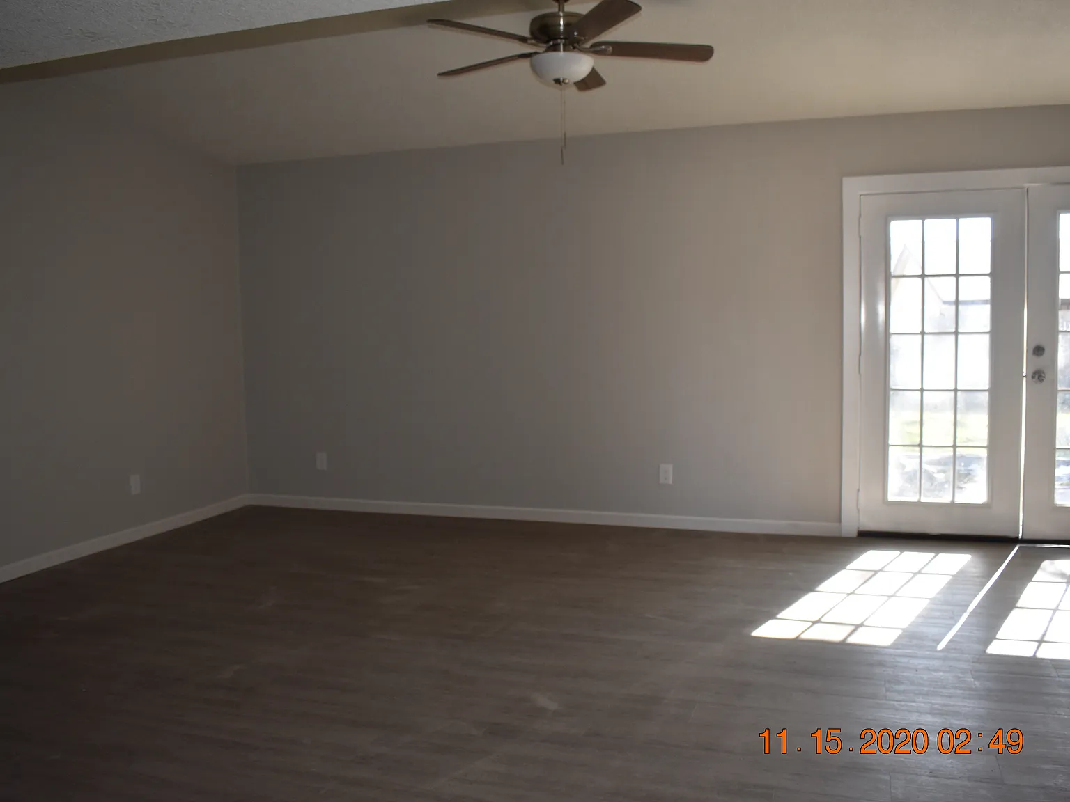 521 Parkvale Ln — Photo 4