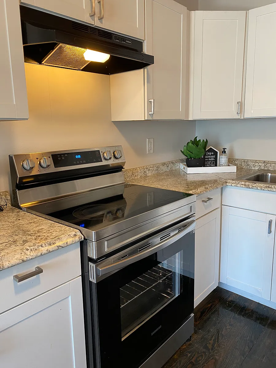 Building Photo - 875 Newport Ave #2