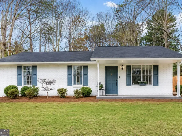 1 Brookfield Dr, Newnan, GA 30265