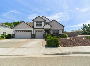 735 Pinnacle Dr, West Richland, WA 99353