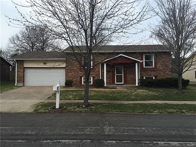 5335 Camelot Estates Dr photo 1