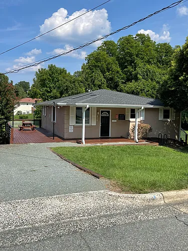410 Lloyd St Photo 1