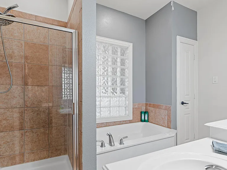 5816 La Vista Dr — Photo 23