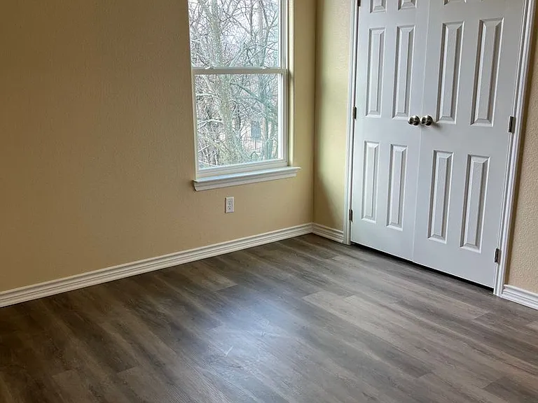 213 W Dunn Ave — Photo 6