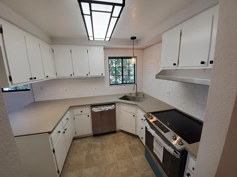 7441 Auburn Oaks Ct #B — Photo 10