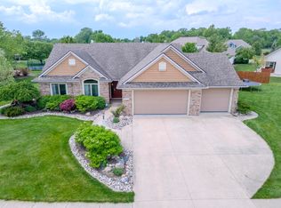 12111 Golden Harvest Dr, Fort Wayne, IN 46845