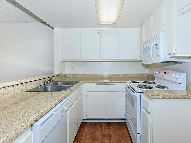 Mountain View Apartment Homes — Photo 16