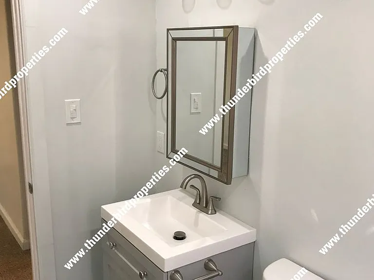 1225 San Mateo Blvd SE — Photo 9