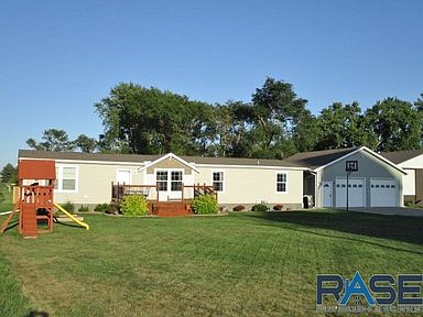 622 Warehouse Ave Canistota Sd 57012 Zillow
