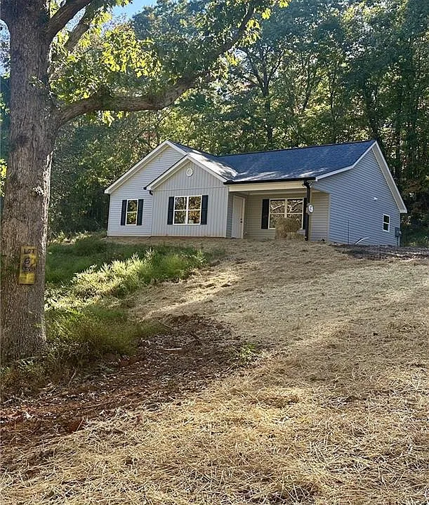 60 Gayle Dr