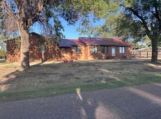510 N 4th St, Texhoma, OK 73949