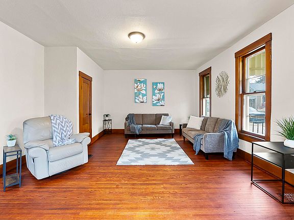 5th image of 1631 Howell St