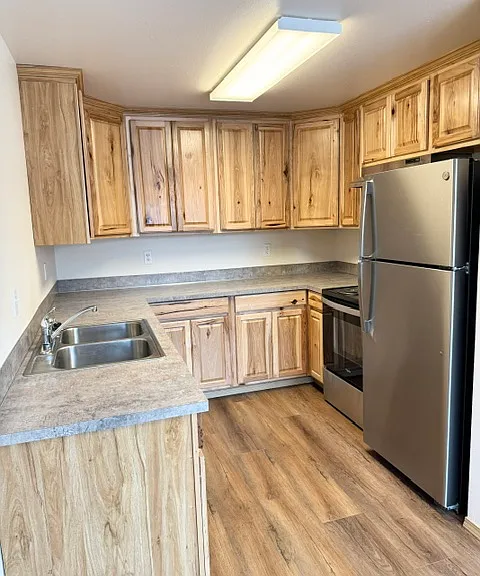 1410 W Prasch Ave — Photo 5