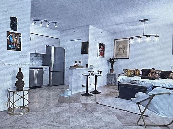 3rd image of 1330 West Ave APT 612