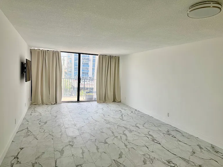 2101 S Ocean Dr #306 — Photo 5