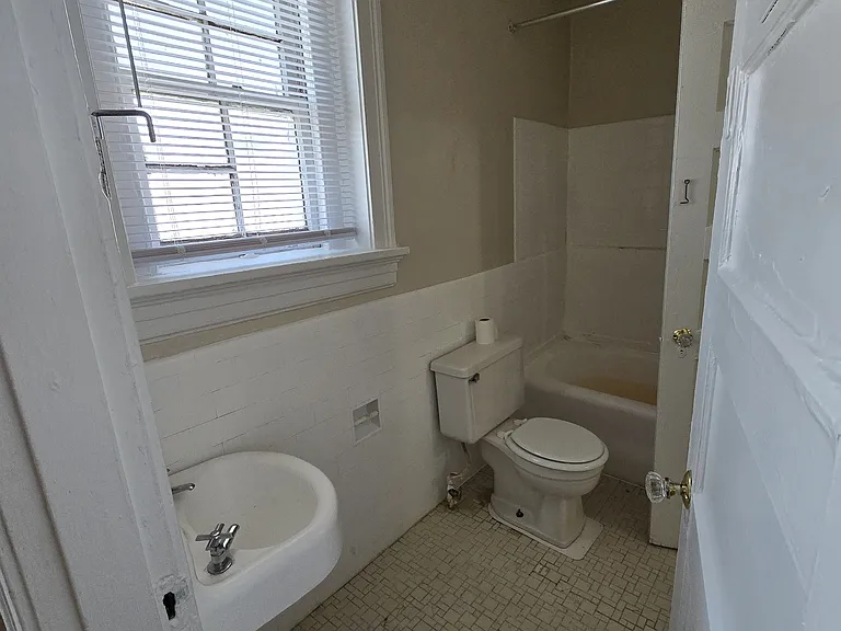 608 N Arthur Ashe Blvd #11 — Photo 9