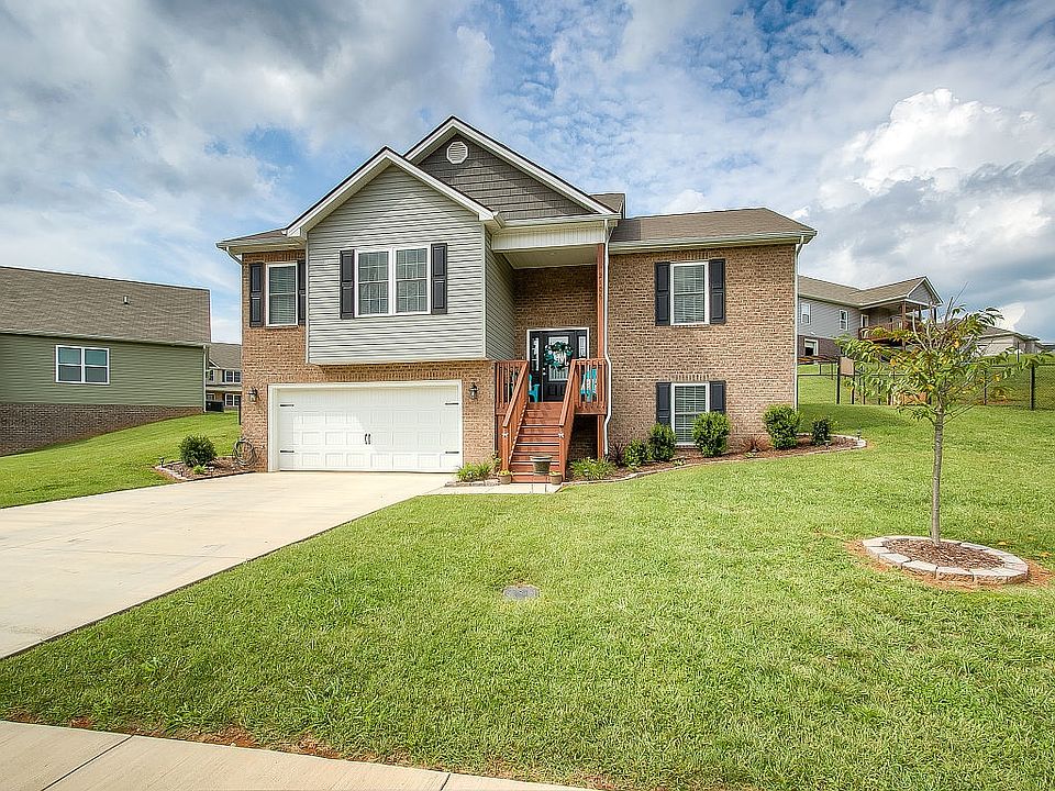 1st image of 2106 Falling Leaf Dr