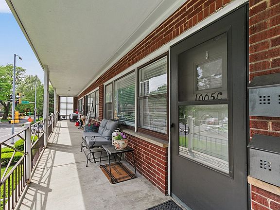 4th image of 1005 N Harlem Ave APT C