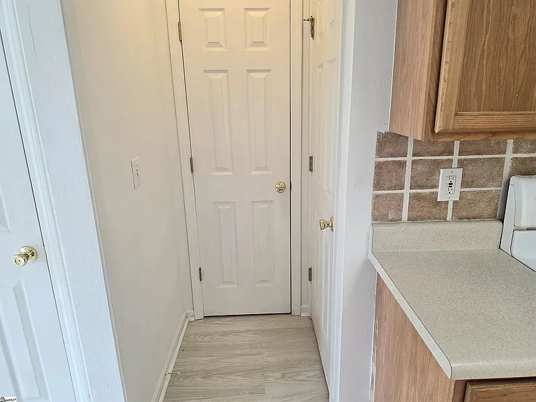 617 Golden Springs Ln — Photo 9