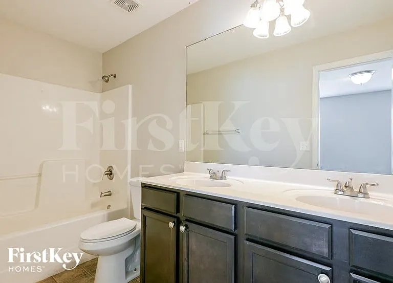900 Tower Pl — Photo 10