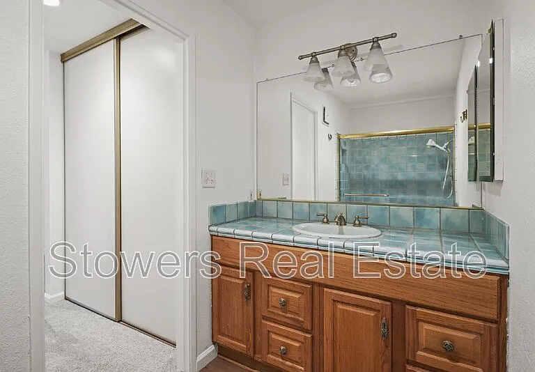 1714 Parkside Dr — Photo 14