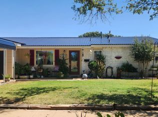 704 Chantilly Ln, Post, TX 79356