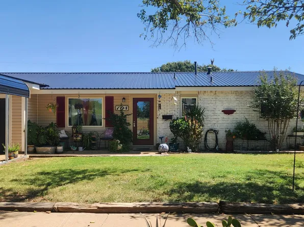 704 Chantilly Ln, Post, TX 79356