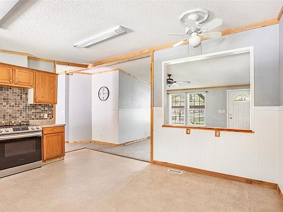 4th image of 23998 Creekwood Dr