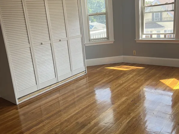 35 Olney St, Dorchester, MA