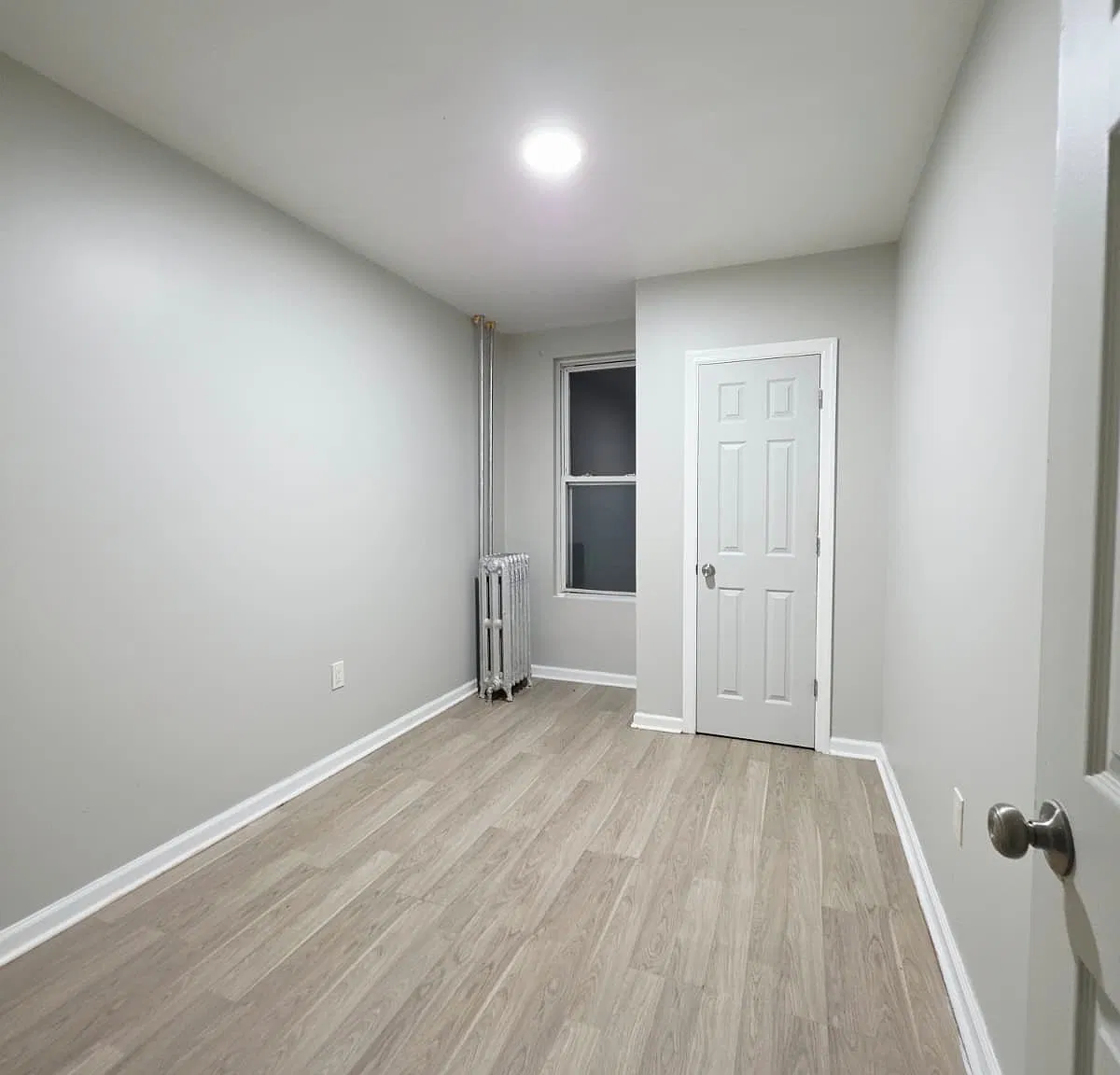 3 bed, 1000 sqft, $2,500 — Photo 2