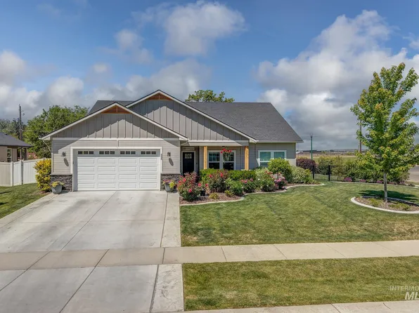 555 Syringa Falls Ct, Fruitland, ID 83619