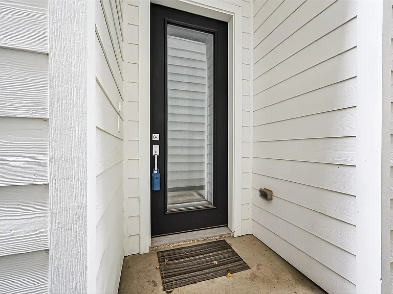 5841 Dolores St — Photo 3