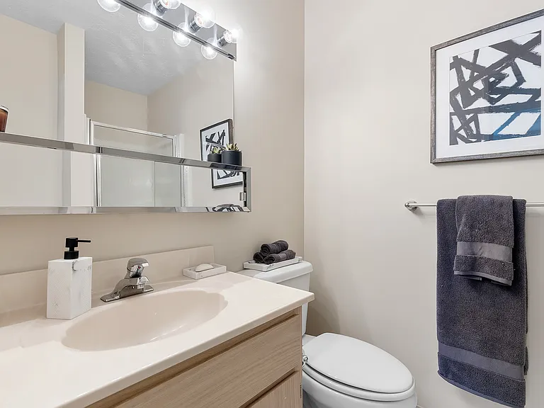 Tamarac Apartments — Photo 8