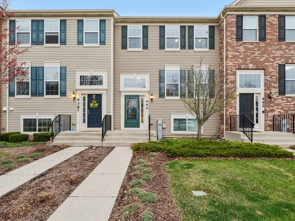 440 Town Center Blvd, Gilberts, IL 60136