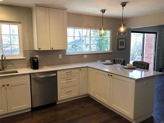 4th image of 432 Whitehorse Ct