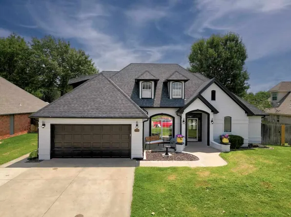 2016 Huntington Pl, Ponca City, OK 74604