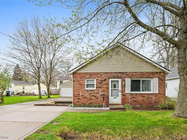 5686 Anna Ct, Mentor On The Lake, OH 44060