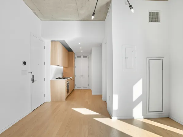 98 Front Street image 2 of 8