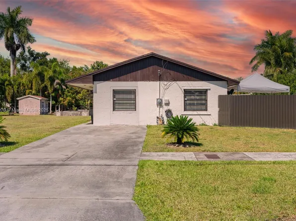 530 SW 2nd St, Florida City, FL 33034