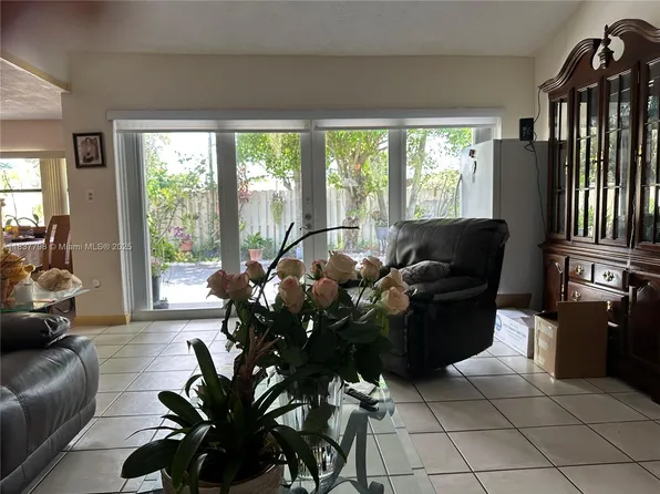 12012 SW 110th Street Cir N, Miami, FL 33186