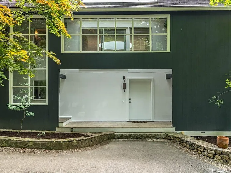 58 Wells Hill Rd — Photo 3