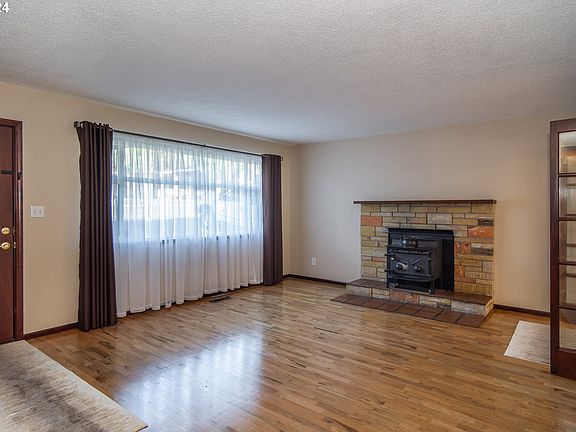 5th image of 1171 NE Newton Creek Dr