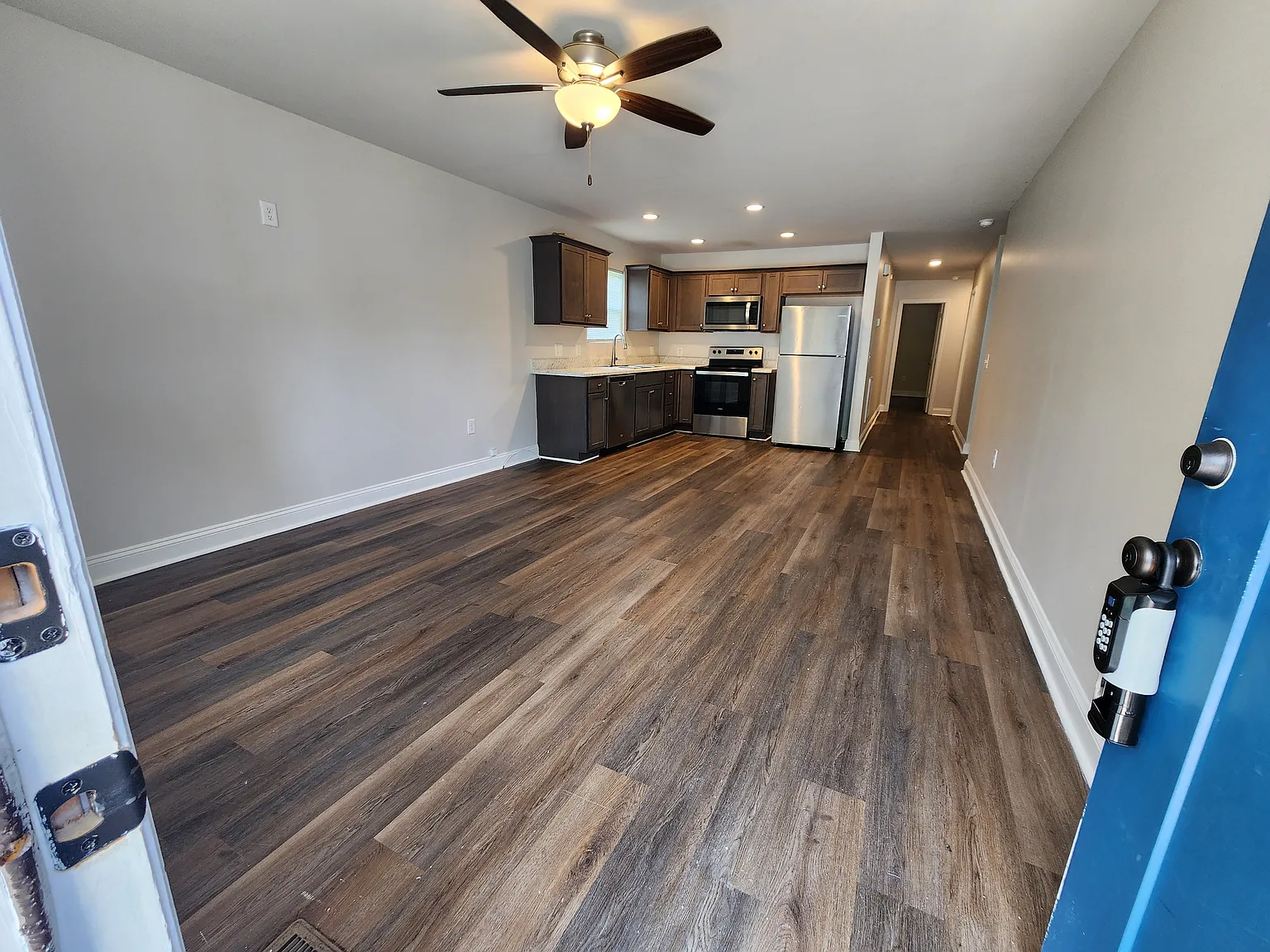 3 bed, 1216 sqft, $1,400 — Photo 2