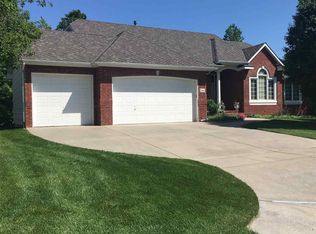 2606 N Lake Ridge St, Wichita, KS 67205