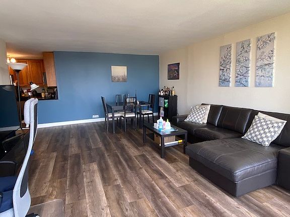 5th image of 2650 N Lakeview Ave APT 1707