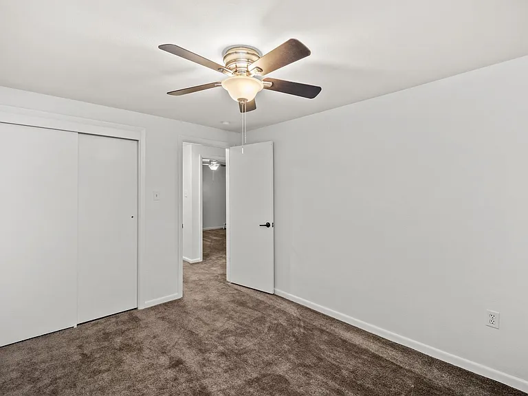 250 Vine St — Photo 26