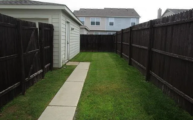 10628 Traymore Dr — Photo 13
