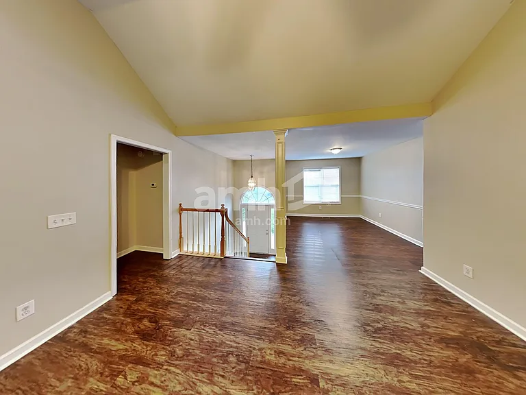 2058 Queensbury Dr — Photo 8