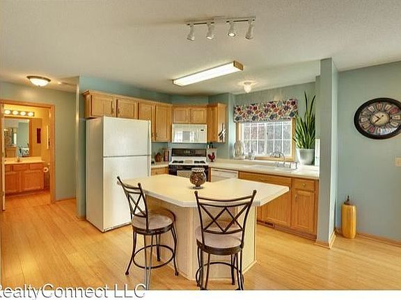 4th image of 12444 Johnson St NE